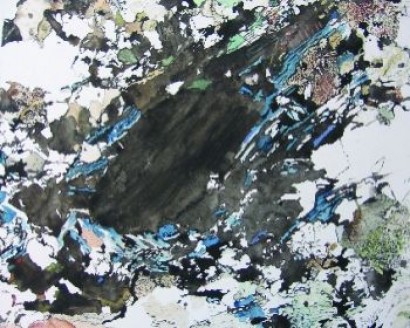 Petrographisches Gemälde nach Graphit-Sillimanit-Gneis aus Karlstein an der Thaya